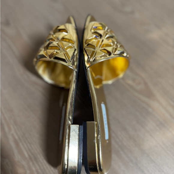 Pre-loved Prada Gold Studded Flats - Picture 4 of 13